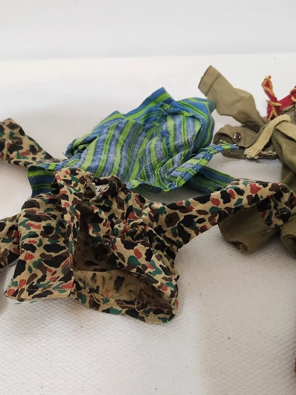 VINTAGE Lot of Camo Military-Clothes Outfits & 2 G.I. Joe Ken Dolls 1968